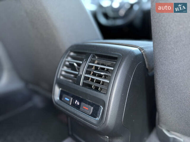 Чорний Фольксваген Пассат, об'ємом двигуна 2 л та пробігом 119 тис. км за 17900 $, фото 11 на Automoto.ua