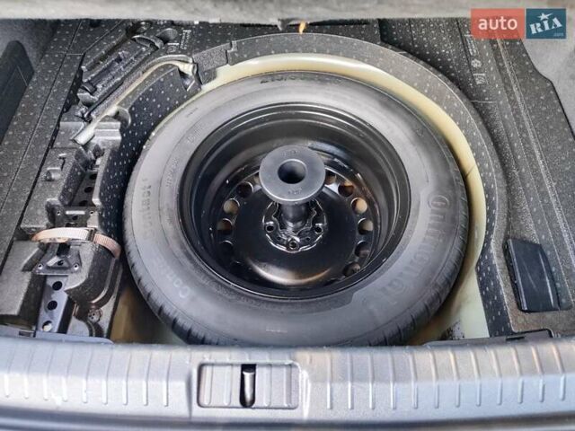 Черный Фольксваген Пассат, объемом двигателя 1.6 л и пробегом 267 тыс. км за 14950 $, фото 134 на Automoto.ua