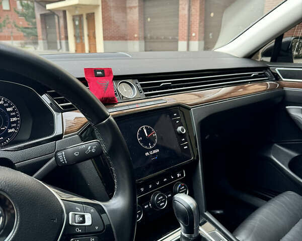 Фольксваген Пассат 2018 в Запорожье на Automoto.ua Черный Фольксваген Пассат, объемом двигателя 1.97 л и пробегом 217 тыс. км за 20600 $, фото 17 на Automoto.ua