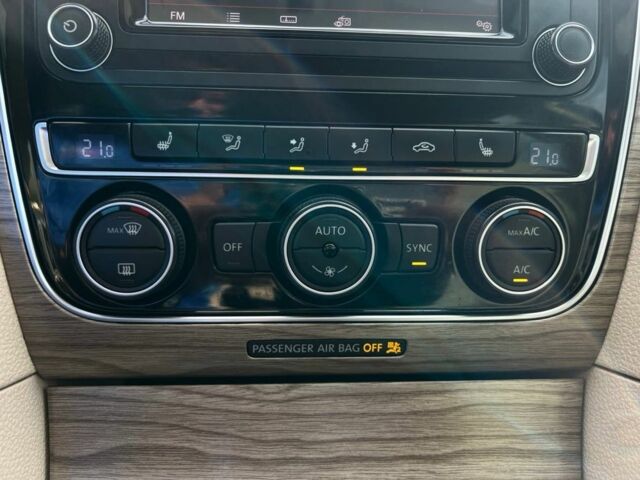 Фольксваген Пассат 2018 в Кривом Роге на Automoto.ua Черный Фольксваген Пассат, объемом двигателя 2 л и пробегом 211 тыс. км за 15500 $, фото 11 на Automoto.ua