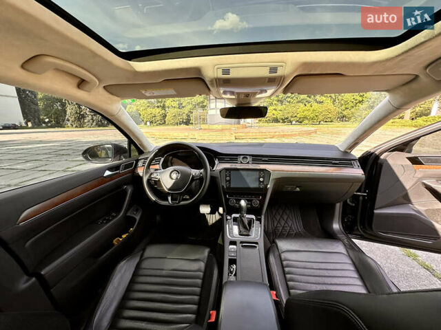 Черный Фольксваген Пассат, объемом двигателя 1.97 л и пробегом 142 тыс. км за 25500 $, фото 24 на Automoto.ua