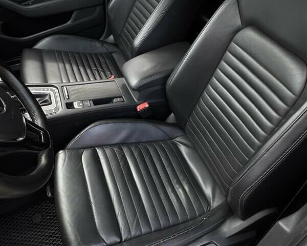 Черный Фольксваген Пассат, объемом двигателя 1.97 л и пробегом 255 тыс. км за 17999 $, фото 13 на Automoto.ua