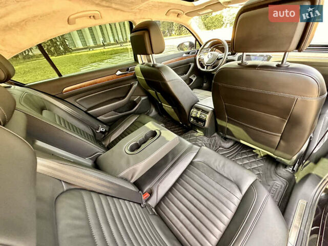 Черный Фольксваген Пассат, объемом двигателя 1.97 л и пробегом 142 тыс. км за 25500 $, фото 23 на Automoto.ua