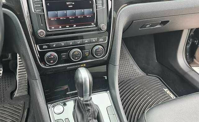 Фольксваген Пассат 2018 в Одессе на Automoto.ua Черный Фольксваген Пассат, объемом двигателя 3.6 л и пробегом 156 тыс. км за 12500 $, фото 11 на Automoto.ua