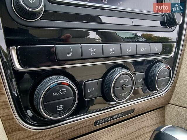 Черный Фольксваген Пассат, объемом двигателя 2 л и пробегом 100 тыс. км за 14800 $, фото 33 на Automoto.ua