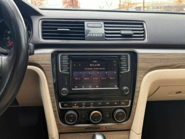 Чорний Фольксваген Пассат, об'ємом двигуна 2 л та пробігом 45 тис. км за 11200 $, фото 11 на Automoto.ua