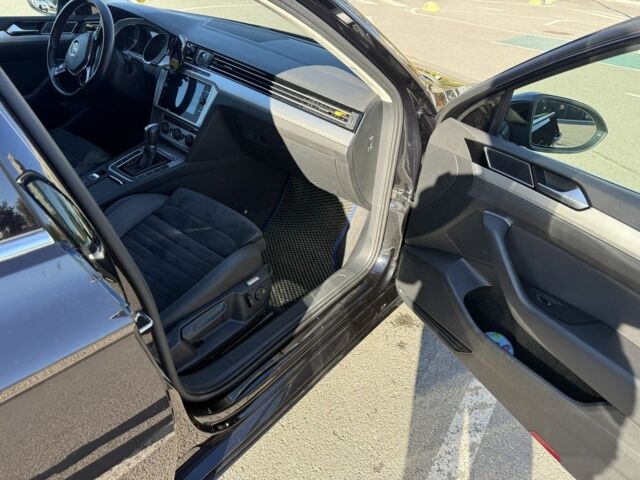 Черный Фольксваген Пассат, объемом двигателя 2 л и пробегом 219 тыс. км за 23100 $, фото 7 на Automoto.ua