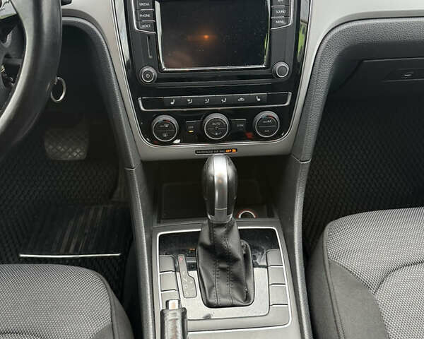 Черный Фольксваген Пассат, объемом двигателя 1.98 л и пробегом 143 тыс. км за 12500 $, фото 9 на Automoto.ua