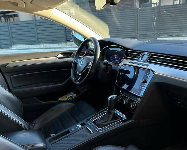 Черный Фольксваген Пассат, объемом двигателя 1.97 л и пробегом 280 тыс. км за 20250 $, фото 2 на Automoto.ua