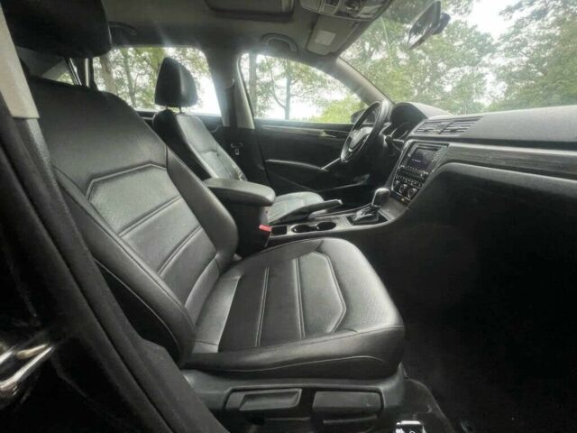 Чорний Фольксваген Пассат, об'ємом двигуна 2 л та пробігом 30 тис. км за 10300 $, фото 7 на Automoto.ua