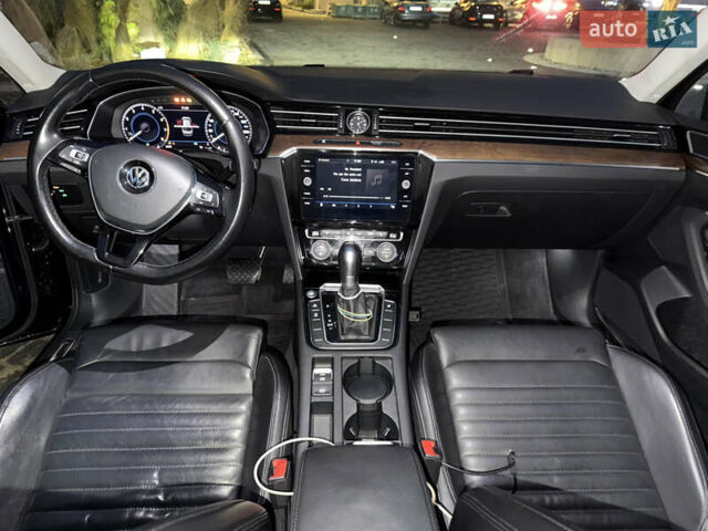 Чорний Фольксваген Пассат, об'ємом двигуна 1.8 л та пробігом 235 тис. км за 16500 $, фото 11 на Automoto.ua