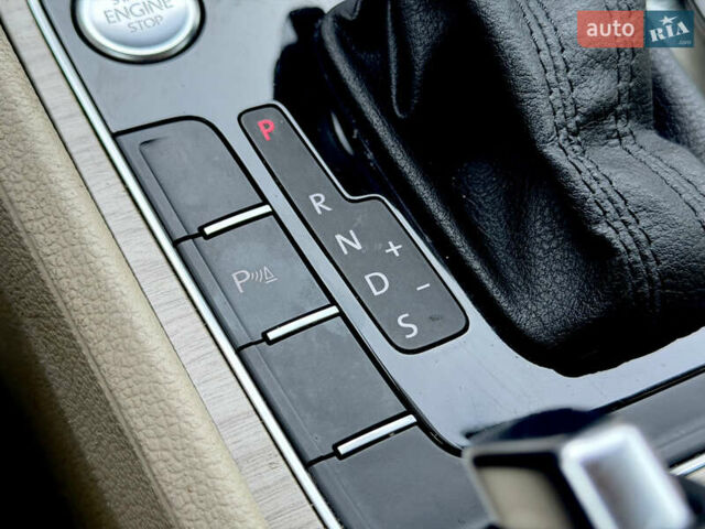 Чорний Фольксваген Пассат, об'ємом двигуна 2 л та пробігом 55 тис. км за 16200 $, фото 23 на Automoto.ua