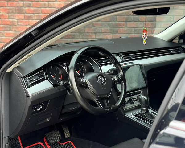 Черный Фольксваген Пассат, объемом двигателя 1.97 л и пробегом 225 тыс. км за 15950 $, фото 132 на Automoto.ua