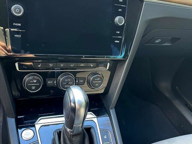 Черный Фольксваген Пассат, объемом двигателя 1.8 л и пробегом 103 тыс. км за 18500 $, фото 2 на Automoto.ua