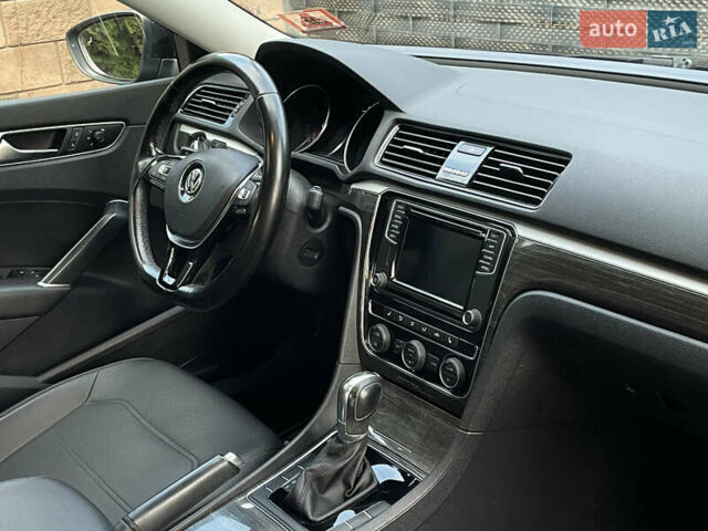 Чорний Фольксваген Пассат, об'ємом двигуна 2 л та пробігом 147 тис. км за 11900 $, фото 19 на Automoto.ua