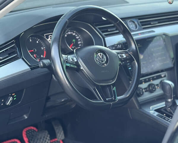 Черный Фольксваген Пассат, объемом двигателя 1.97 л и пробегом 225 тыс. км за 15950 $, фото 54 на Automoto.ua