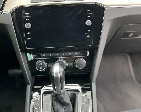 Черный Фольксваген Пассат, объемом двигателя 2 л и пробегом 176 тыс. км за 22300 $, фото 55 на Automoto.ua