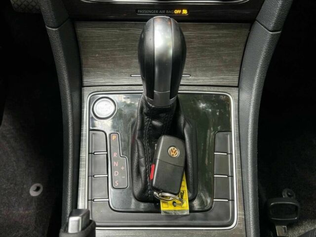 Чорний Фольксваген Пассат, об'ємом двигуна 2 л та пробігом 30 тис. км за 10300 $, фото 10 на Automoto.ua