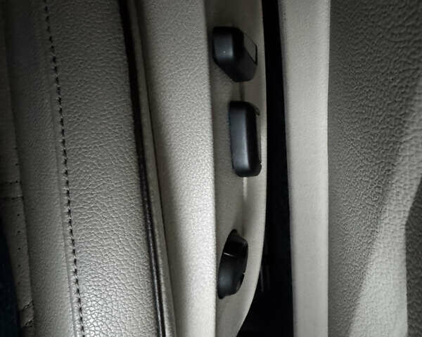 Черный Фольксваген Пассат, объемом двигателя 1.98 л и пробегом 110 тыс. км за 16000 $, фото 30 на Automoto.ua