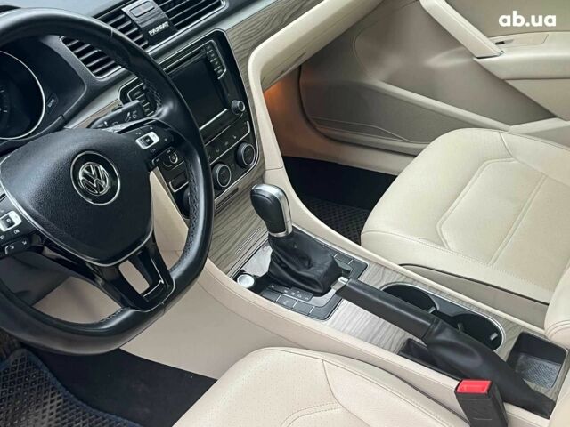 Чорний Фольксваген Пассат, об'ємом двигуна 2 л та пробігом 162 тис. км за 13790 $, фото 18 на Automoto.ua