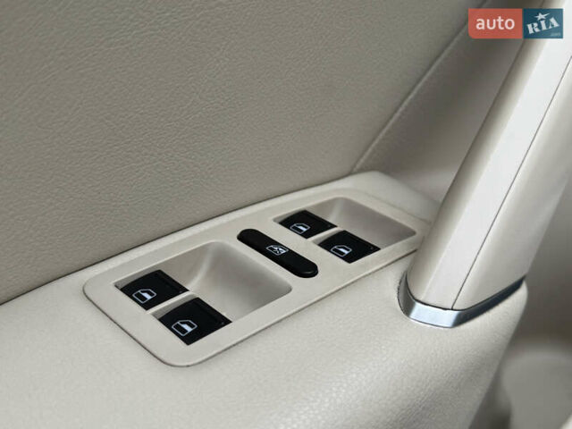 Чорний Фольксваген Пассат, об'ємом двигуна 2 л та пробігом 145 тис. км за 17200 $, фото 27 на Automoto.ua