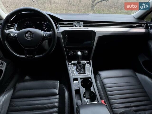 Черный Фольксваген Пассат, объемом двигателя 1.97 л и пробегом 255 тыс. км за 17999 $, фото 9 на Automoto.ua