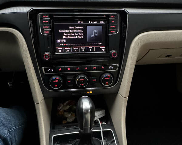 Черный Фольксваген Пассат, объемом двигателя 1.98 л и пробегом 110 тыс. км за 16000 $, фото 22 на Automoto.ua