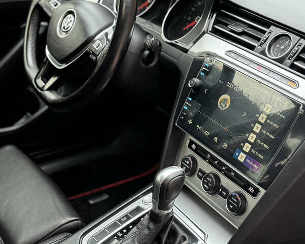 Черный Фольксваген Пассат, объемом двигателя 1.97 л и пробегом 225 тыс. км за 15950 $, фото 133 на Automoto.ua