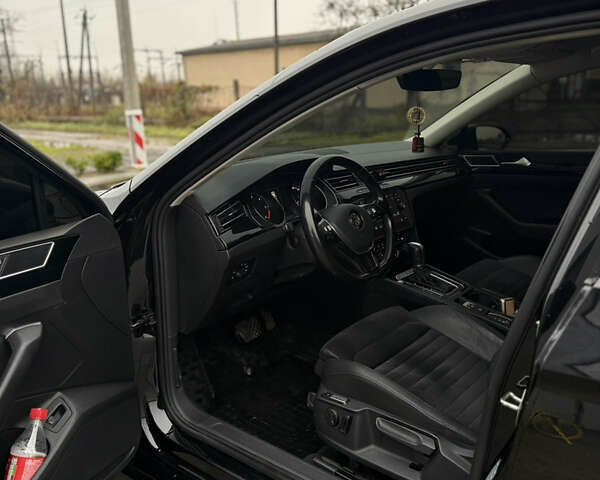 Черный Фольксваген Пассат, объемом двигателя 2 л и пробегом 196 тыс. км за 18800 $, фото 44 на Automoto.ua