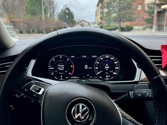 Чорний Фольксваген Пассат, об'ємом двигуна 2 л та пробігом 217 тис. км за 20600 $, фото 4 на Automoto.ua