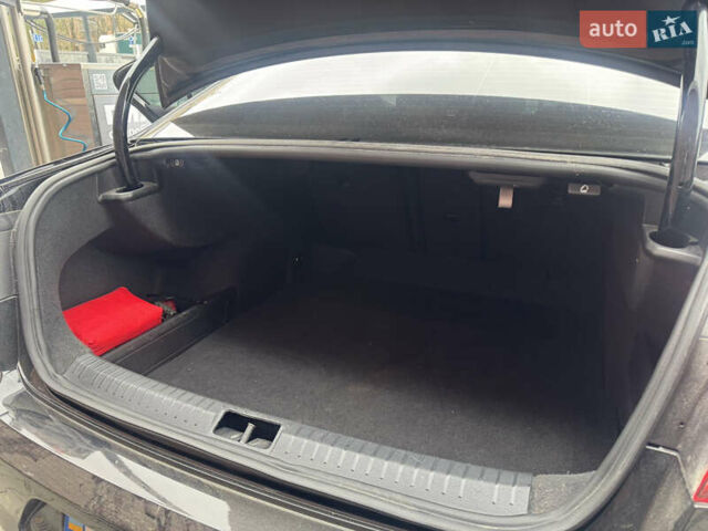 Черный Фольксваген Пассат, объемом двигателя 1.97 л и пробегом 225 тыс. км за 15950 $, фото 158 на Automoto.ua