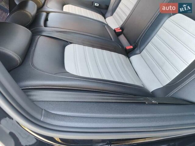 Черный Фольксваген Пассат, объемом двигателя 3.6 л и пробегом 90 тыс. км за 15500 $, фото 19 на Automoto.ua