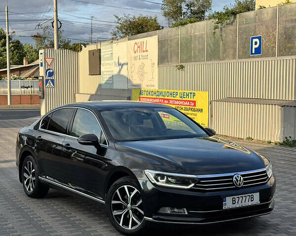 Фольксваген Пассат 2018 в Запорожье на Automoto.ua Черный Фольксваген Пассат, объемом двигателя 1.97 л и пробегом 217 тыс. км за 20600 $, фото 4 на Automoto.ua