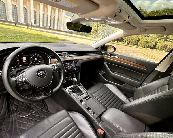 Черный Фольксваген Пассат, объемом двигателя 1.97 л и пробегом 142 тыс. км за 25500 $, фото 35 на Automoto.ua