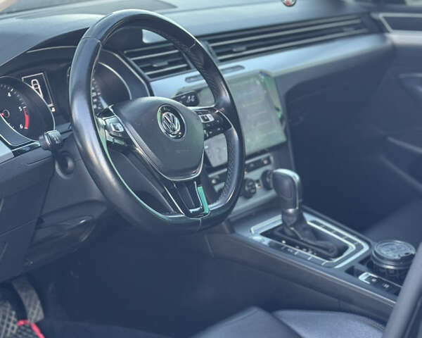 Черный Фольксваген Пассат, объемом двигателя 1.97 л и пробегом 225 тыс. км за 15950 $, фото 41 на Automoto.ua