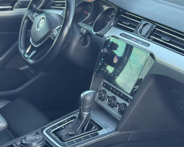 Черный Фольксваген Пассат, объемом двигателя 1.97 л и пробегом 225 тыс. км за 15950 $, фото 39 на Automoto.ua