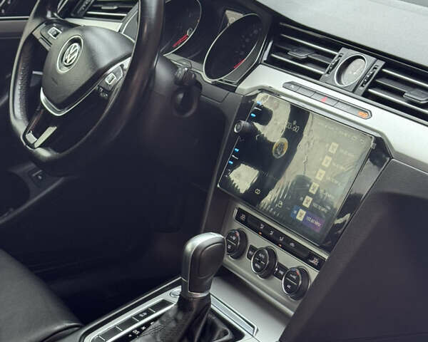 Фольксваген Пассат 2018 в Хмельницком на Automoto.ua Черный Фольксваген Пассат, объемом двигателя 1.97 л и пробегом 227 тыс. км за 16900 $, фото 17 на Automoto.ua
