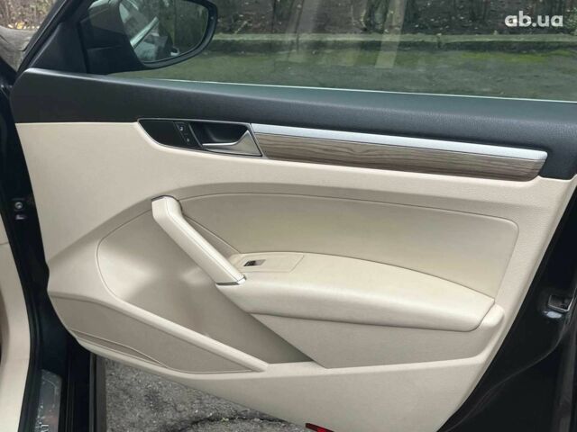 Чорний Фольксваген Пассат, об'ємом двигуна 2 л та пробігом 162 тис. км за 13790 $, фото 30 на Automoto.ua