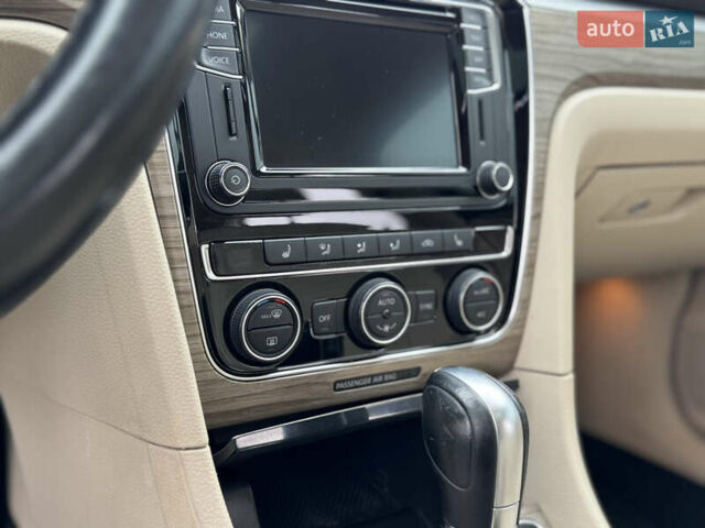 Чорний Фольксваген Пассат, об'ємом двигуна 2 л та пробігом 145 тис. км за 17200 $, фото 32 на Automoto.ua