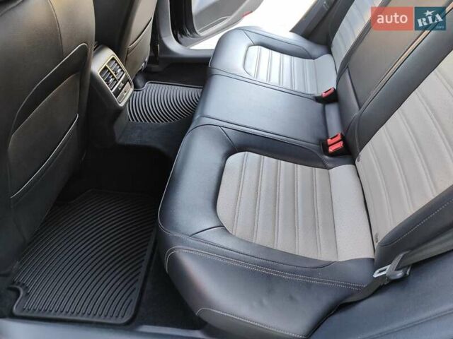 Черный Фольксваген Пассат, объемом двигателя 3.6 л и пробегом 90 тыс. км за 15500 $, фото 15 на Automoto.ua