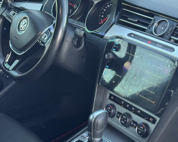 Черный Фольксваген Пассат, объемом двигателя 1.97 л и пробегом 225 тыс. км за 15950 $, фото 53 на Automoto.ua