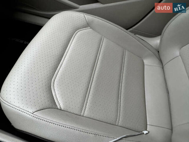 Черный Фольксваген Пассат, объемом двигателя 1.98 л и пробегом 110 тыс. км за 15500 $, фото 26 на Automoto.ua