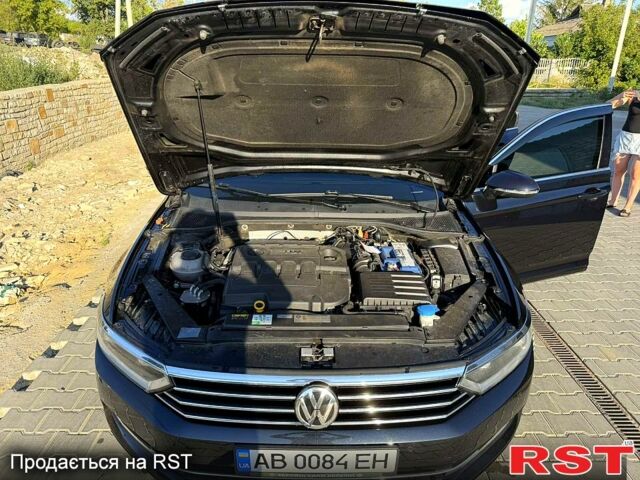 Черный Фольксваген Пассат, объемом двигателя 2 л и пробегом 225 тыс. км за 15500 $, фото 1 на Automoto.ua