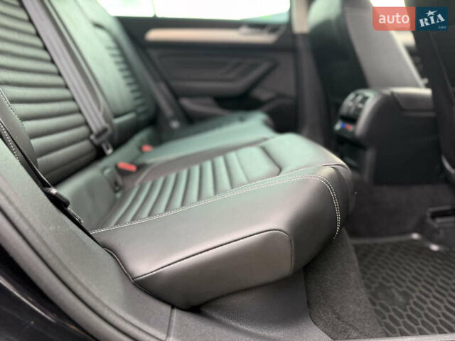 Черный Фольксваген Пассат, объемом двигателя 2 л и пробегом 191 тыс. км за 25700 $, фото 93 на Automoto.ua