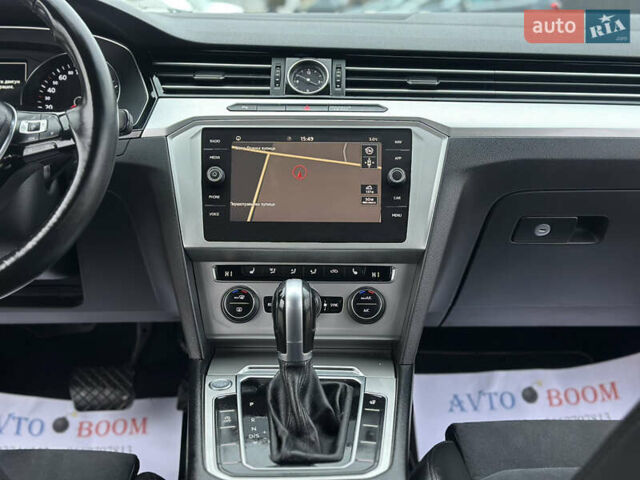 Черный Фольксваген Пассат, объемом двигателя 1.97 л и пробегом 237 тыс. км за 21999 $, фото 29 на Automoto.ua