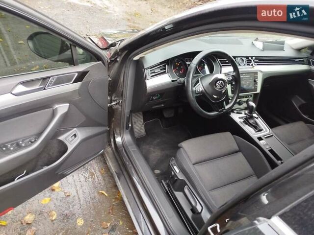 Черный Фольксваген Пассат, объемом двигателя 1.97 л и пробегом 190 тыс. км за 9800 $, фото 11 на Automoto.ua