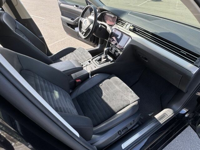 Чорний Фольксваген Пассат, об'ємом двигуна 0 л та пробігом 186 тис. км за 25000 $, фото 5 на Automoto.ua