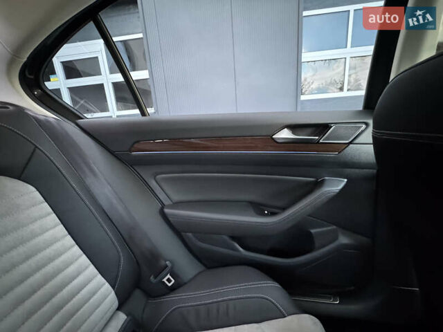 Черный Фольксваген Пассат, объемом двигателя 2 л и пробегом 81 тыс. км за 26500 $, фото 63 на Automoto.ua