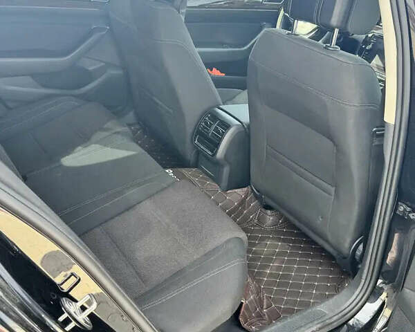 Черный Фольксваген Пассат, объемом двигателя 1.97 л и пробегом 129 тыс. км за 26850 $, фото 8 на Automoto.ua