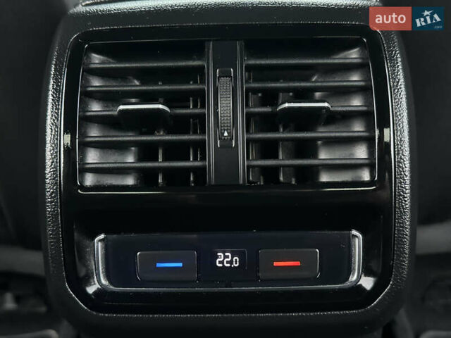 Черный Фольксваген Пассат, объемом двигателя 1.97 л и пробегом 237 тыс. км за 21999 $, фото 32 на Automoto.ua